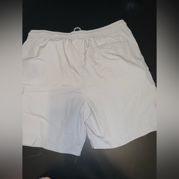 Original Use Men’s Woven Gray Cargo Shorts Size Medium Like New - Picture 6 of 6